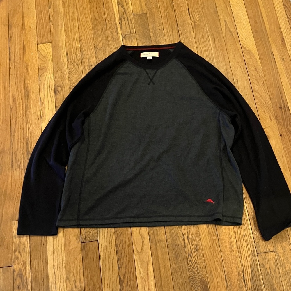 Tommy Bahamas men size xxl black and grey long sleeve crewneck